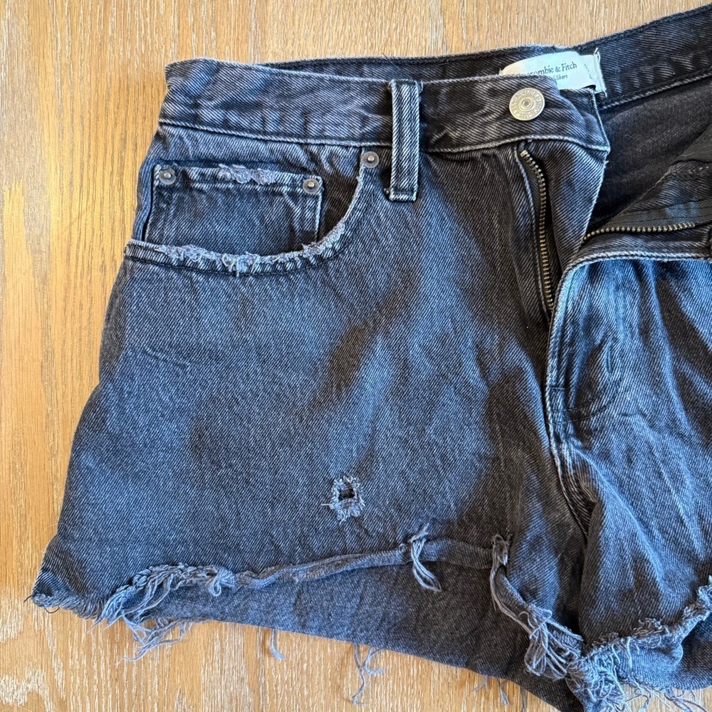 Abercrombie & Fitch Curve Love Charcoal Jean Shorts - Picture 2 of 12